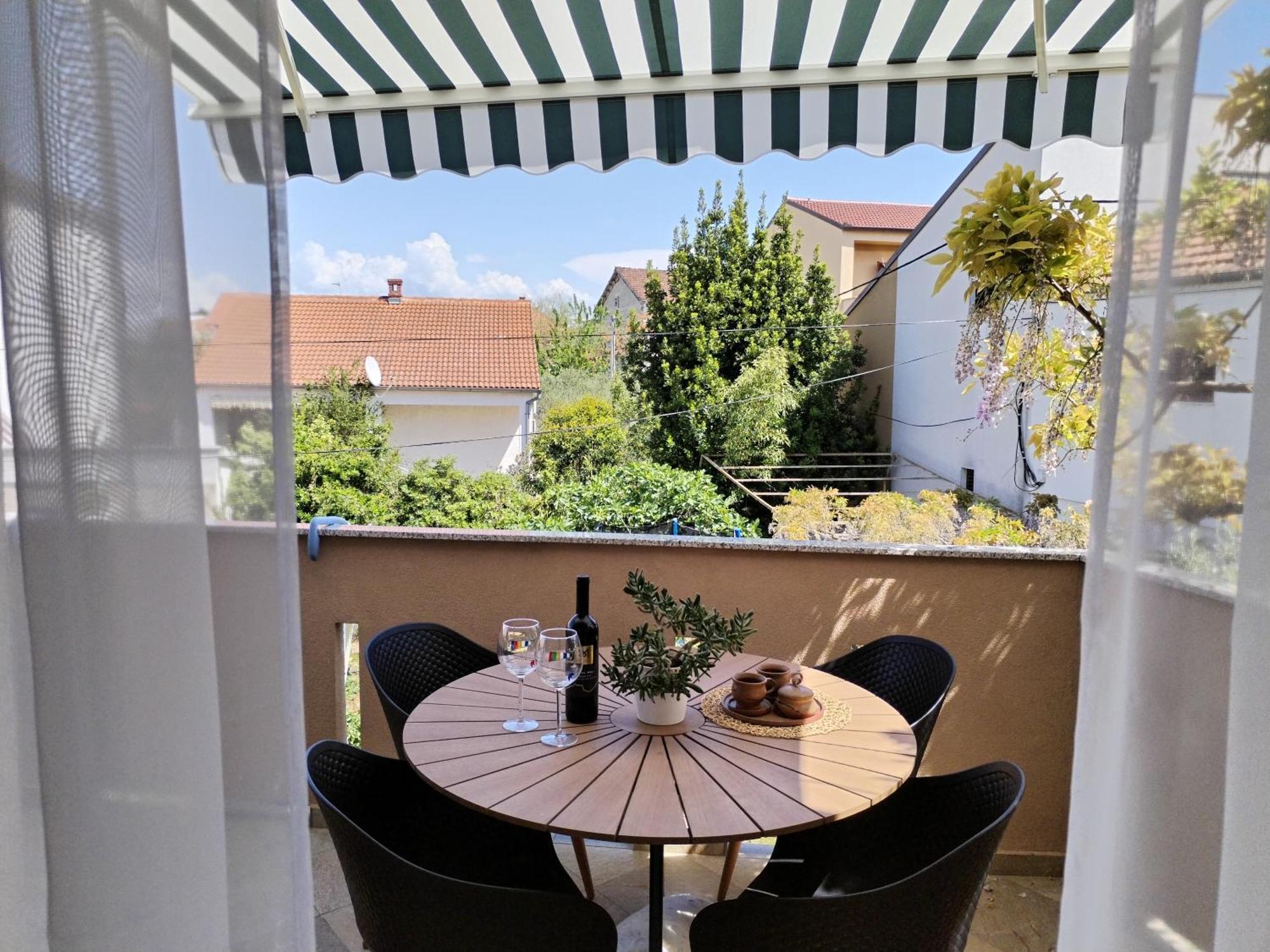 Family Apartment B&B Biograd Na Moru Exterior photo